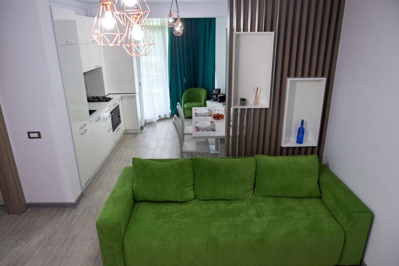 Vibe Apartment- Spa N Pools Beach Resort Năvodari Exterior foto